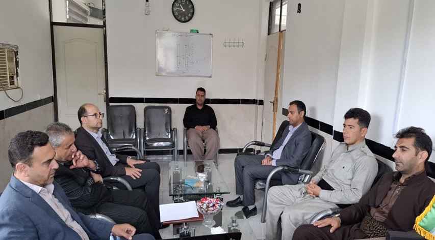 مهندس فریبرز نجفی مهر، در راستای بررسی ظرفیت‌های توسعه شهری و سرمایه‌گذاری، از شهرداری شروینه بازدید کرد.  