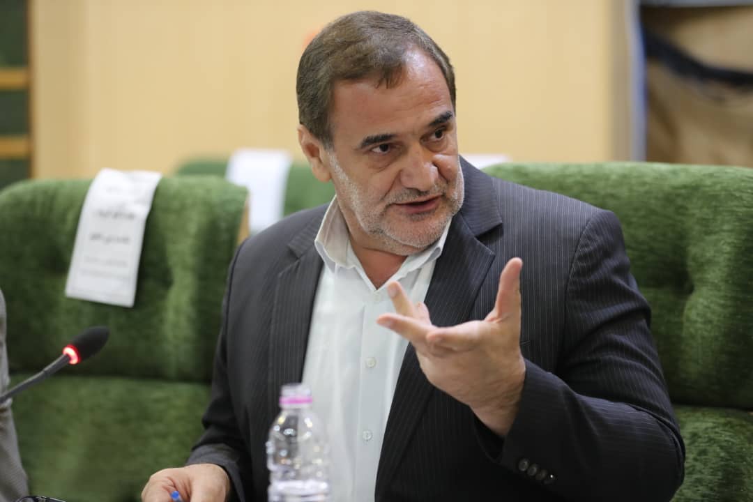 عملیات اجرای پروژه برق فشار متوسط بخشی از منطقه ویژه اقتصادی قصرشیرین با محوریت سازمان همیاری شهرداری‌های استان به اجرا درآمد.